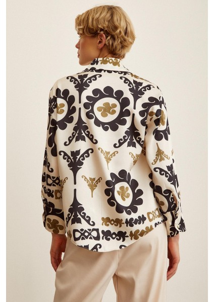 V Yaka Desenli Saten Gömlek fiyatları