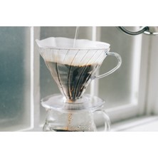 Hario V60 02 Dripper Şeffaf Plastik ve 40’lı Filtre Kağıdı Seti