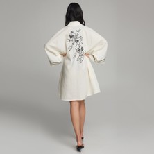 Designer Nagano Sırt Çiçek Desenli Beyaz Keten Kadın Kimono