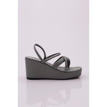 DGN 810 Kadin Dolgu Taban Çapraz Bantli Sandalet