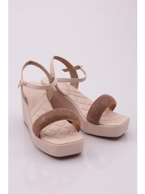 DGN 835 Kadin Dolgu Taban Silver Taşlibantli Sandalet