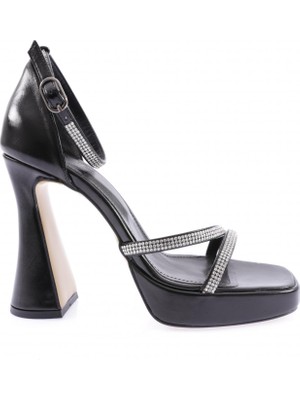 DGN 3581-23Y Kadin Kristal Taşli Çapraz Bantli Kalin Topuklu Sandalet