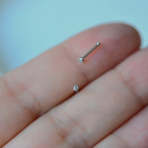 Cerrahi Çelik Gümüş Renk Minik Tektaş Burun Piercing Tektaş Hızma