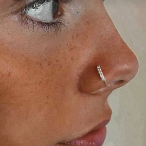 925 Ayar Gümüş Halka Taşlı Hızma Burun Piercing 9 mm Gümüş Renkli