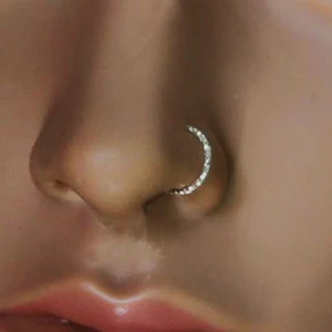 HBCV Kadın 925 Ayar Gümüş Yuvarlak Burun Halkası – Minimalist, Zarif ve Şık Tasarım Takı Aksesuarı