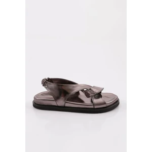 3040 Kadin Çapraz Bantli Sandalet