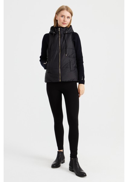 Kadın Kapüşonlu Kısa Kapitone Yelek Siyah modelleri