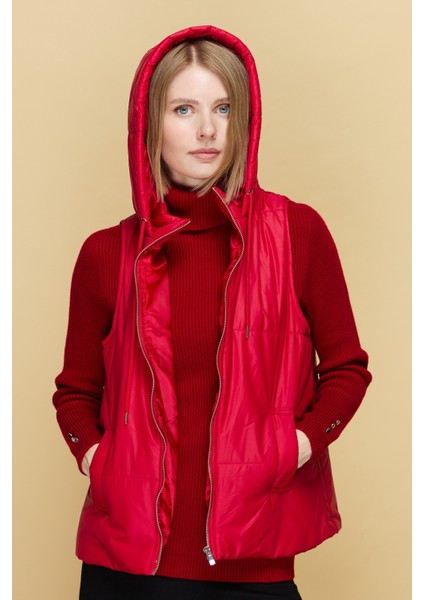 Kadın Kapüşonlu Kısa Kapitone Yelek Kırmızı