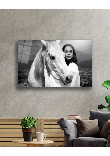 Siyah Beyaz Insan Fotoğrafları Kadın ve Atand Horse fiyatları