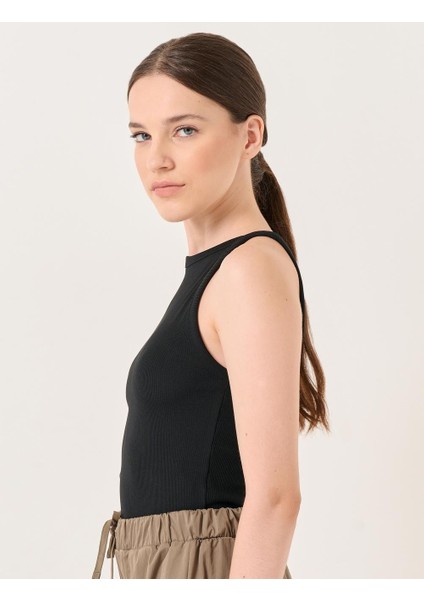 Siyah Dar Kesim Kolsuz Halter Yaka Basic Örme Atlet