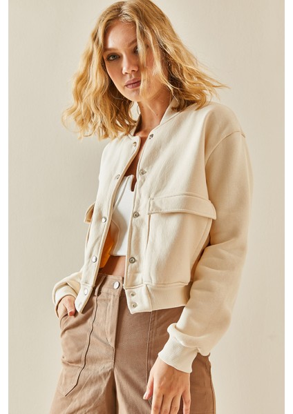 Krem Çıtçıt Düğmeli Crop Bomber Ceket 3YXK4-47551-22 modelleri