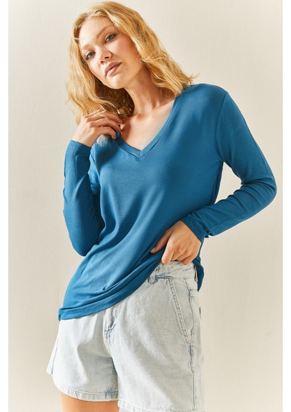 Petrol Mavisi V Yaka Dökümlü Bluz 3YXK2-47542-42 modelleri