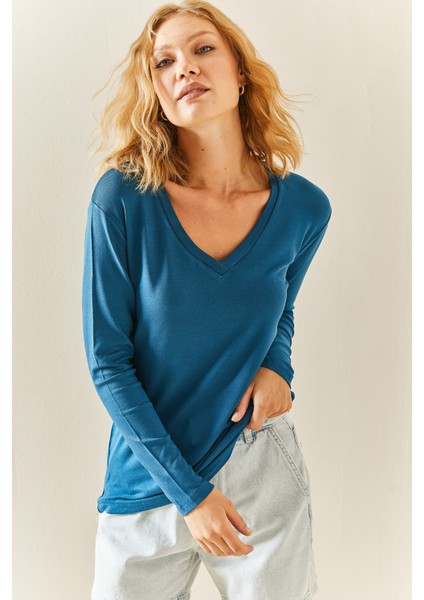 Petrol Mavisi V Yaka Dökümlü Bluz 3YXK2-47542-42 fırsatları