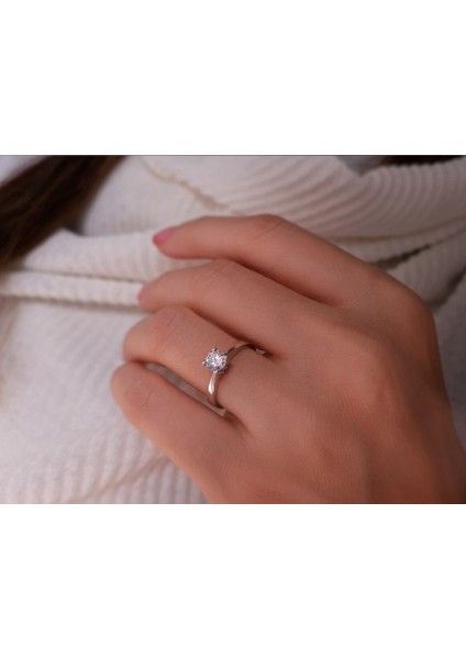 0,55 Karat Pırlanta Tektaş Yüzük fırsatları