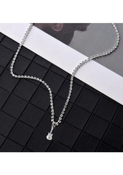 Gitar Sallantılı Kristal Taşlı Su Yolu Choker Kolye