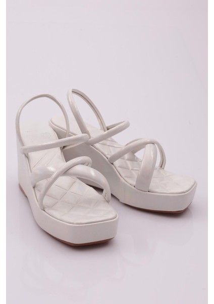 810 Kadin Dolgu Taban Çapraz Bantli Sandalet fiyatları