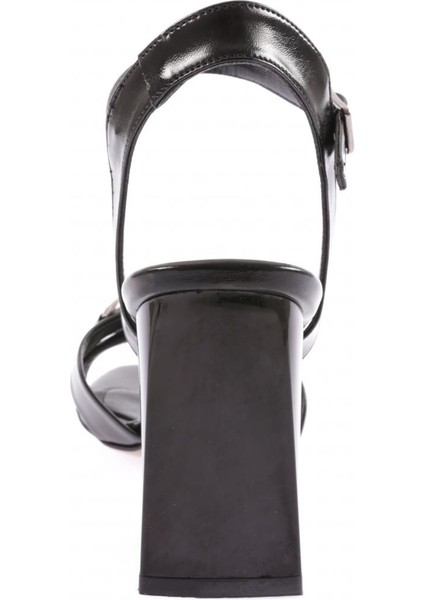 847-23Y Kadin Çapraz Bantli Burgu Aksesuarli Topuklu Sandalet fırsatları