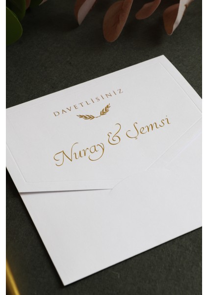 Beyaz Kapaklı Düğün Davetiyesi - Altın Yaldız - 2025 Yeni Model Düğün-Nişan-Kına-Nikah-Sünnet DAVETIYE-B102
