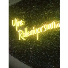 Dekoraven Yine Rolleniyorsun Neon LED Tabela Dekoratif AYDINLATMA(60X35CM)