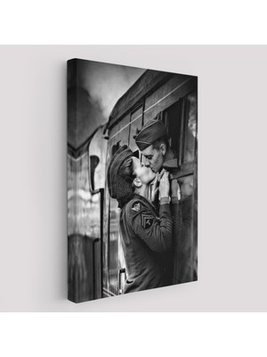 Harita Sepeti  Ayrılık Zamanı Sevgilisi ile Trende Öpüşen Asker Kanvas TABLO-5227