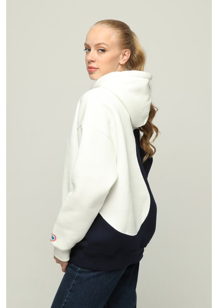 Kadın Oversize Kapüşonlu Sweatshirt modelleri