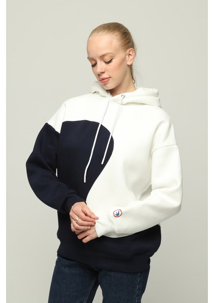 Kadın Oversize Kapüşonlu Sweatshirt fırsatları