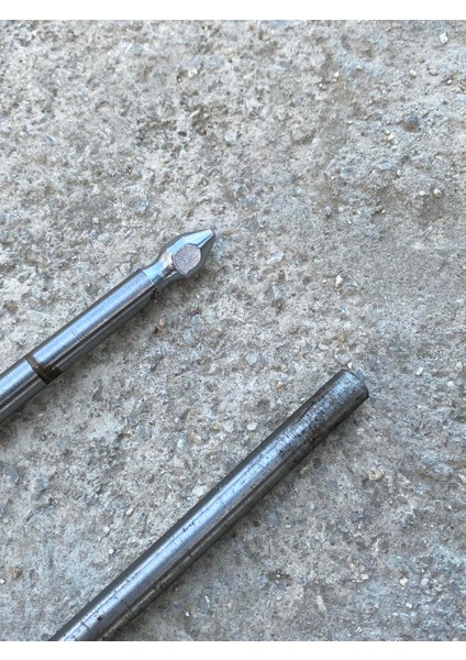 Sivri Başlı Galvanizli Demir Çubuk 1745MM
