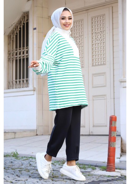 Dik Yaka Fermuarlı Çizgili Sweatshirt