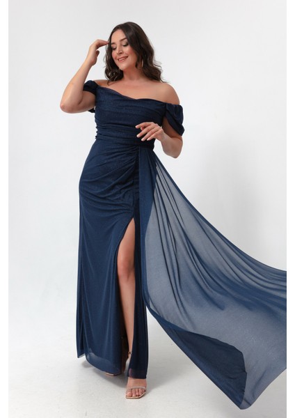 Kadın Lacivert Kayık Yaka Drapeli Yırtmaçlı Uzun Simli Abiye Elbise fiyatları