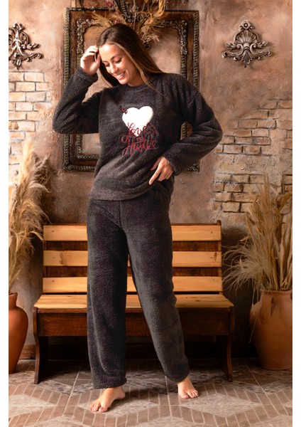 Tam Peluş Kışlık Kadın Pijama Takımı- Polar Yılbaşı Pijaması fiyatları