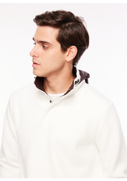 Kapüşon Yaka Düz Kırık Beyaz Erkek Sweatshırt F3WM-SWT140 modelleri