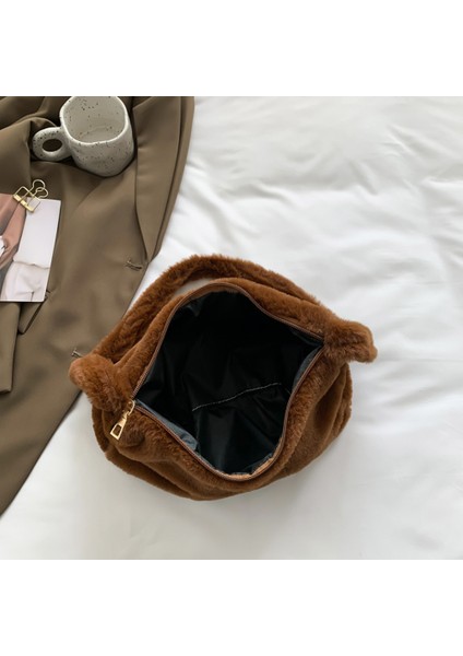 Kahverengi Peluş Kabarık Bez Çantalar Rahat Sonbahar Kış Üstten Saplı Çanta Taşınabilir Moda Aşk Kalp Baskılı Koltukaltı Çantaları Sokak Seyahat Tote (Yurt Dışından) fiyatları