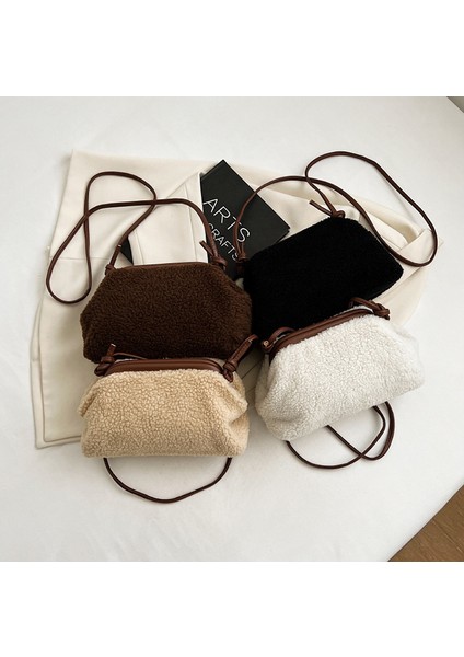 Kahve Yeni Moda Kadın Küçük Bulut Çanta 2022 Trend Kuzu Yünü Omuz Çantaları Kadınlar Için Klip Debriyaj Kürk Crossbody Çanta Lüks Çanta (Yurt Dışından) fırsatları