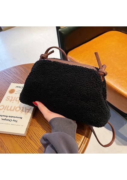 Kahve Yeni Moda Kadın Küçük Bulut Çanta 2022 Trend Kuzu Yünü Omuz Çantaları Kadınlar Için Klip Debriyaj Kürk Crossbody Çanta Lüks Çanta (Yurt Dışından) indirimleri
