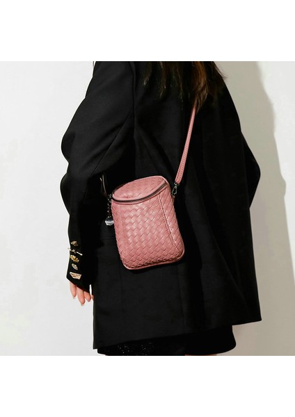 Siyah 2023 Bayan Yeni Otantik Deri Dokuma Elmas Küçük Çanta Yumuşak Kutu Çanta Lüks Marka Tasarımı Advanced Sense Mini Crossbody Omuz (Yurt Dışından) fiyatları