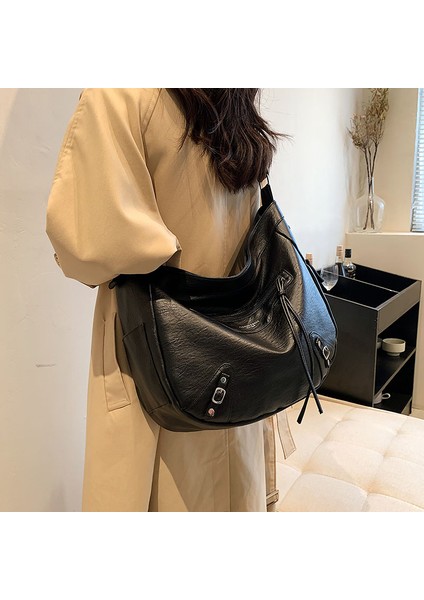 Siyah Siyah Büyük Kapasiteli Omuz Çantası Kadın Deri Çanta Moda Yumuşak Seyahat Çantası Kadın Crossbody Çanta Vintage Kadın Çantaları Sac (Yurt Dışından) fırsatları