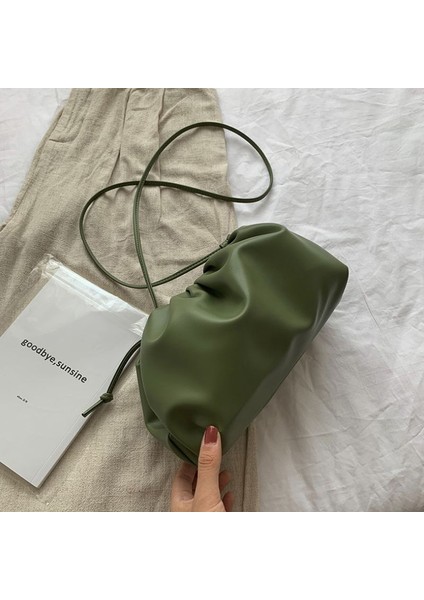 Siyah Yeni Hobos Tasarımcı Bulut Şekli Kadınlar Günü Debriyaj Çanta Pileli Hamur Omuz Askılı Çanta Küçük Sevimli Bayan Crossbody Çanta (Yurt Dışından) fiyatları