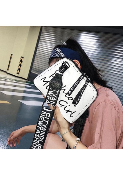 Beyaz Bayan Kore Kabuk Crossbody Çanta Tüm Maç Geniş Omuz Askısı Parlak Mektup Çantaları Yüksek Kaliteli Büyük Kapasiteli Kadın Çantaları (Yurt Dışından) modelleri