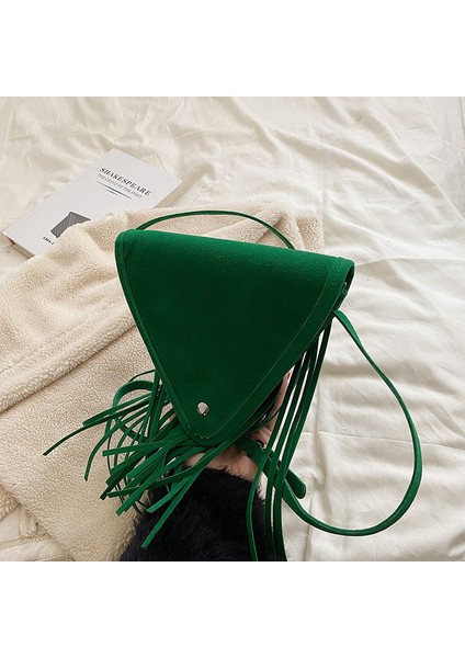 Siyah Mat Deri Saçaklı Kadın Postacı Çantası Sahte Süet Çanta Fırçalama Çanta Hippi Çingene Üçgen Püskül Omuz Crossbody Çanta (Yurt Dışından)