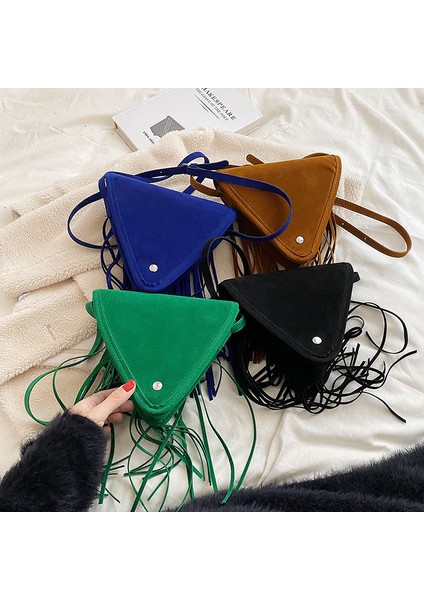Siyah Mat Deri Saçaklı Kadın Postacı Çantası Sahte Süet Çanta Fırçalama Çanta Hippi Çingene Üçgen Püskül Omuz Crossbody Çanta (Yurt Dışından)