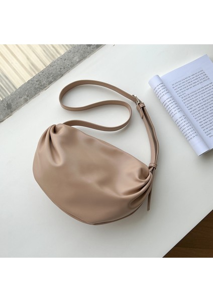Bej 2023 Moda Yeni Kadınlar Için Plicated Omuz Çantaları Yumuşak Pu Deri Tüm Maç Çantaları Düz Renk Crossbody Çanta Tüm Satış (Yurt Dışından)