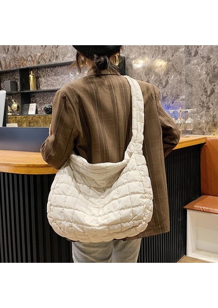 Siyah Kadın Moda Hamur Çantası Kadın Basit Düz Renk Omuz Crossbody Çanta Bayanlar Tüm Maç Rahat Büyük Kapasiteli Tote Çanta (Yurt Dışından)
