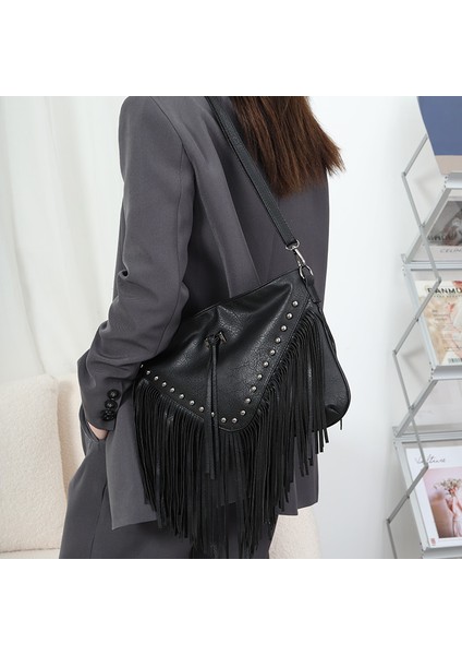 Siyah Celela Trendy Püskül Tasarımcı Omuz Çantaları Perçin Lüks Kadınlar Için Messenger Çanta Pu Deri Crossbody Çanta Çanta Hobo (Yurt Dışından)