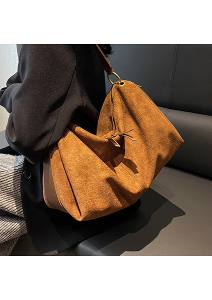 Haki Marka Tasarım Suni Süet Kadın Messenger Crossbody Çanta Geniş Askı Omuz Çantası Bayan Çanta Için Büyük Kapasiteli Bolsos Kılıf Kahverengi (Yurt Dışından) fırsatları