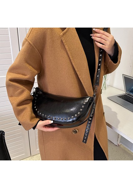 Kahverengi Vintage Perçin Omuz Çantası Kadınlar Için Büyük Kapasiteli Messenger Motosiklet Çantası Trendy Ladys Hobo Çanta Seyahat Çantası Kadın Çantası (Yurt Dışından)
