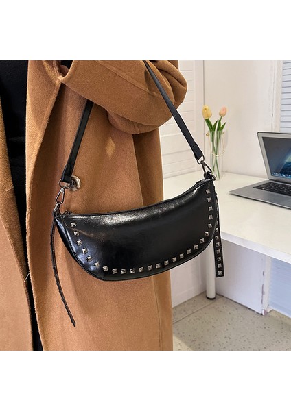 Kahverengi Vintage Perçin Omuz Çantası Kadınlar Için Büyük Kapasiteli Messenger Motosiklet Çantası Trendy Ladys Hobo Çanta Seyahat Çantası Kadın Çantası (Yurt Dışından)