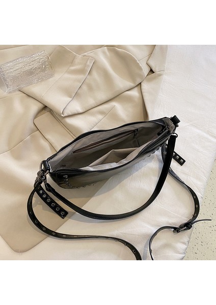Kahverengi Vintage Perçin Omuz Çantası Kadınlar Için Büyük Kapasiteli Messenger Motosiklet Çantası Trendy Ladys Hobo Çanta Seyahat Çantası Kadın Çantası (Yurt Dışından)