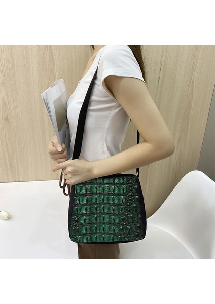 YXBSHEWENS15 Yılan Baskı Bayan Omuz Çantası Yeni Moda Yılan Şeklinde Çanta Messenger Çanta Kadın Alışveriş Koltukaltı Çantası (Yurt Dışından) indirimleri