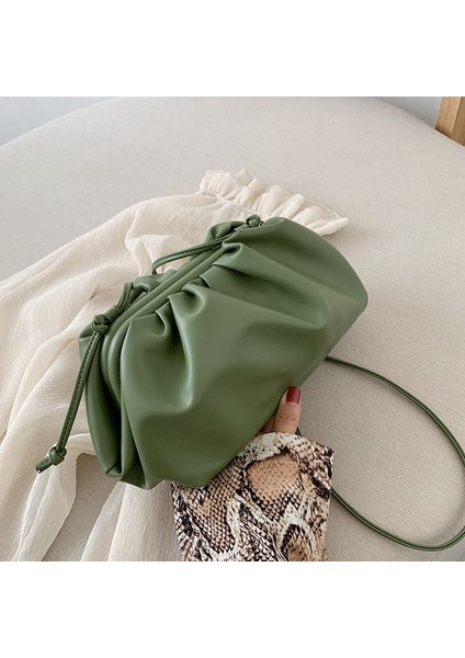 Yeşil Yeni Hobos Tasarımcı Bulut Şekli Kadınlar Günü Debriyaj Çanta Pileli Hamur Omuz Askılı Çanta Küçük Sevimli Bayan Crossbody Çanta (Yurt Dışından) indirimleri