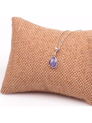 Taş Sandığı Küçük Boy Tanzanit Taşı Gümüş Kolye